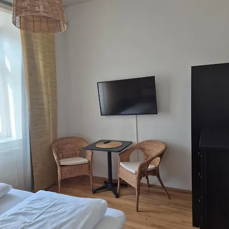 Mit 2 Schlafzimmern Apartment *